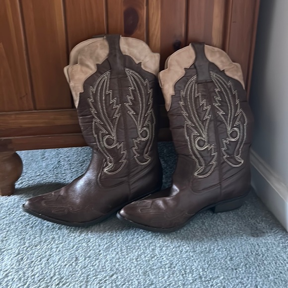 Cowboy boots - Picture 1 of 7